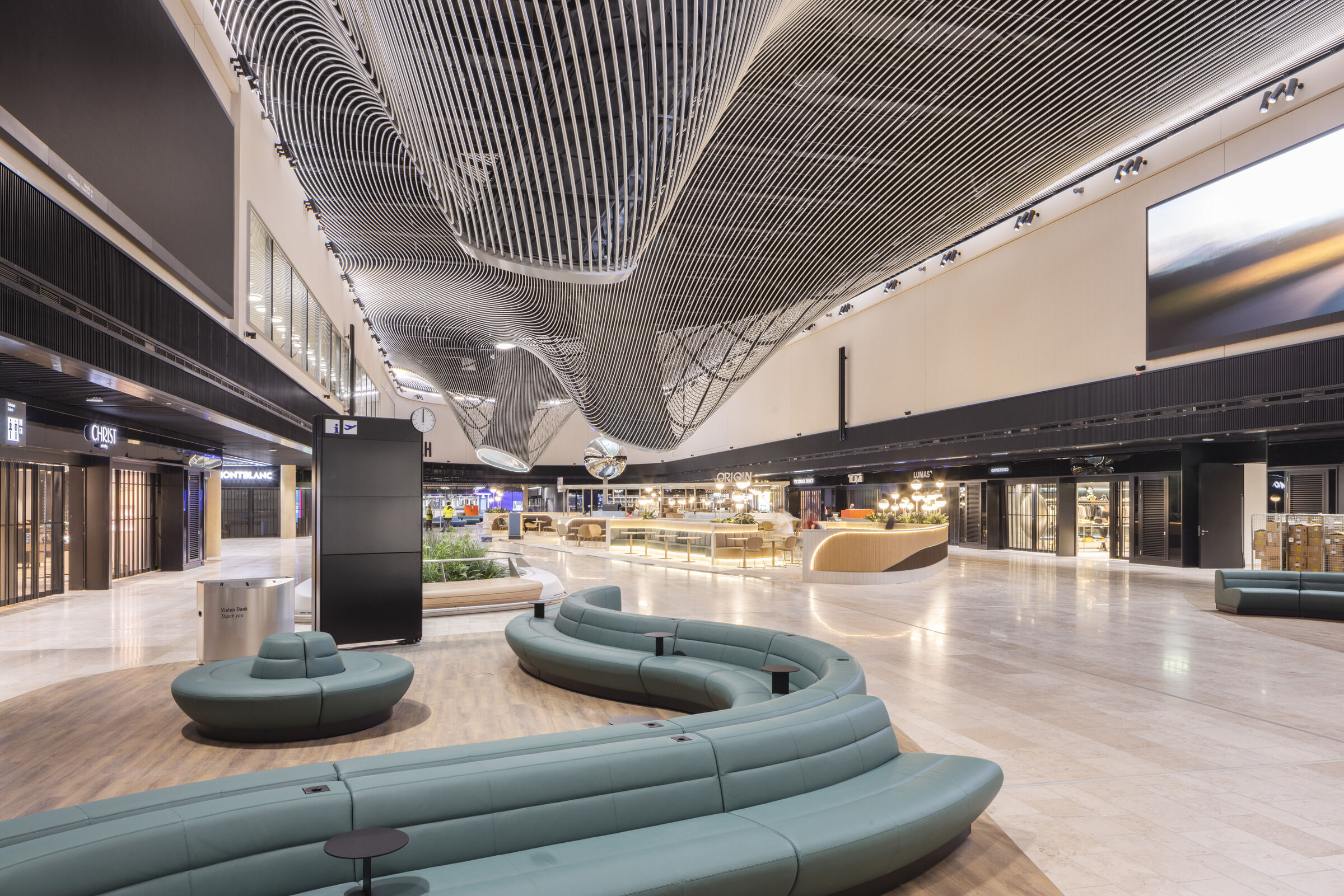 Marketplace in Terminal 3 at Frankfurt Airport