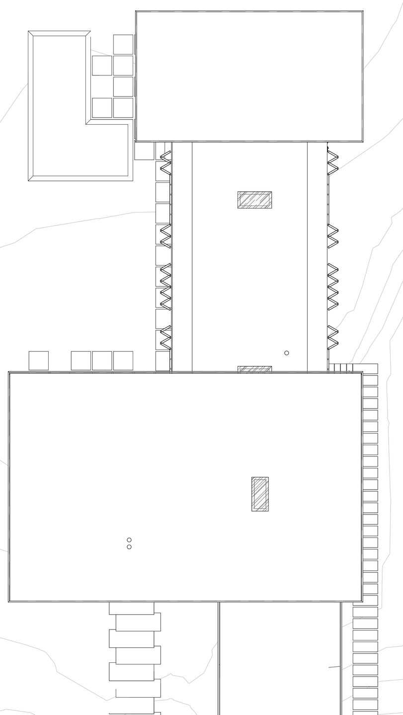 Site plan showing the north entrance, the swimming pool to the west, and the preserved existing vegetation.