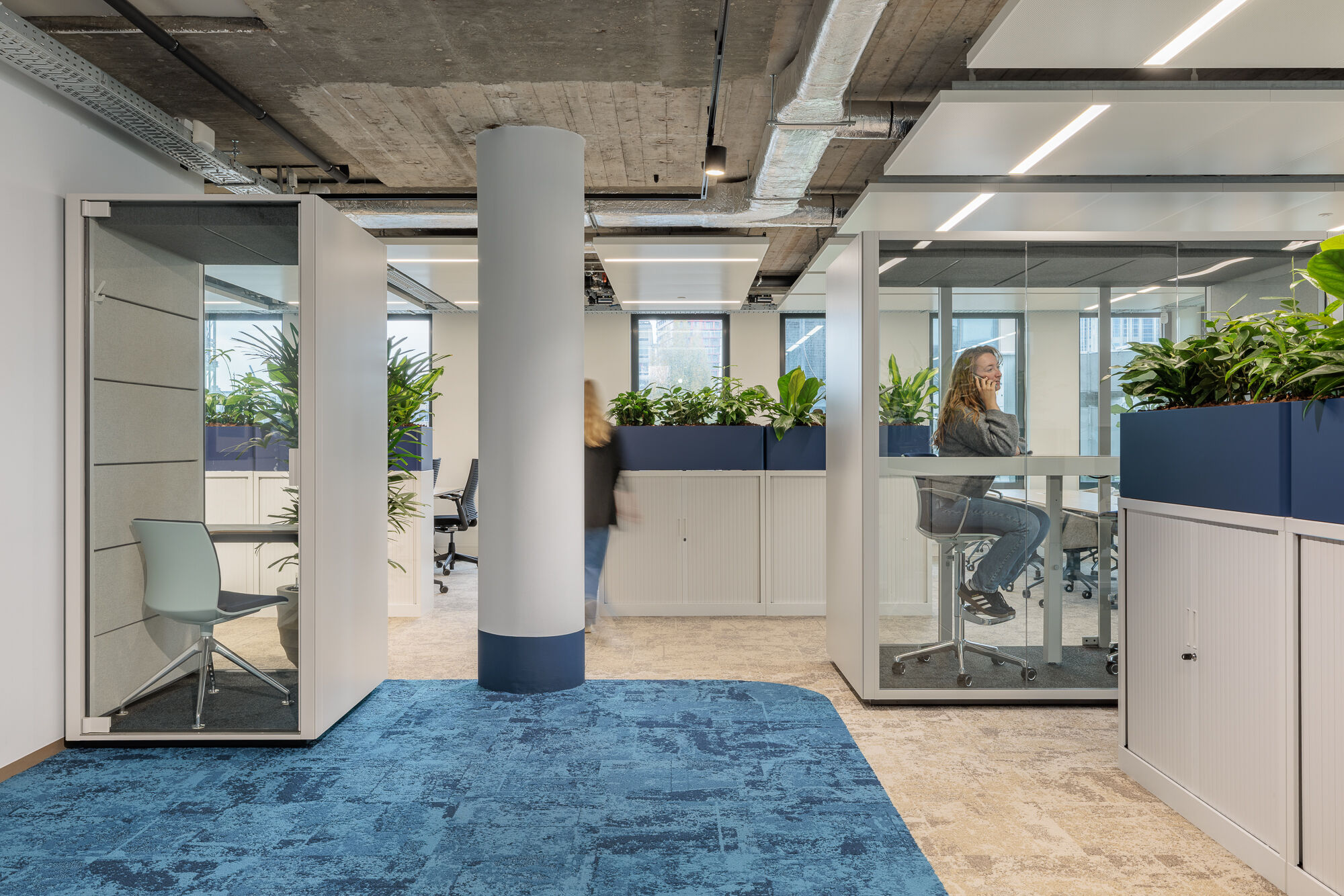 Spaces for hybrid work by Ahrend