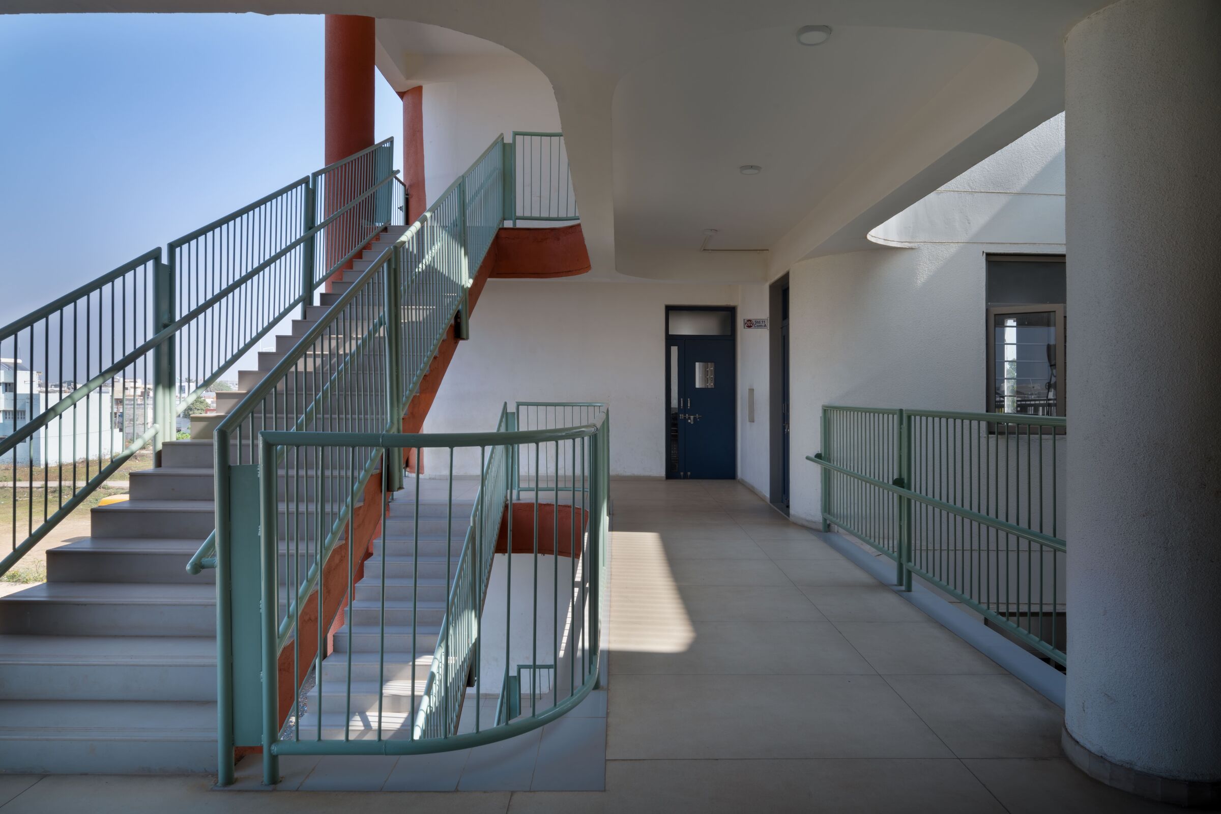 Staircases, lobbies, and connecting zones are expanded into inhabited spaces : places for pause, interaction, and chance encounters between children of different age groups. Circulation becomes destination.