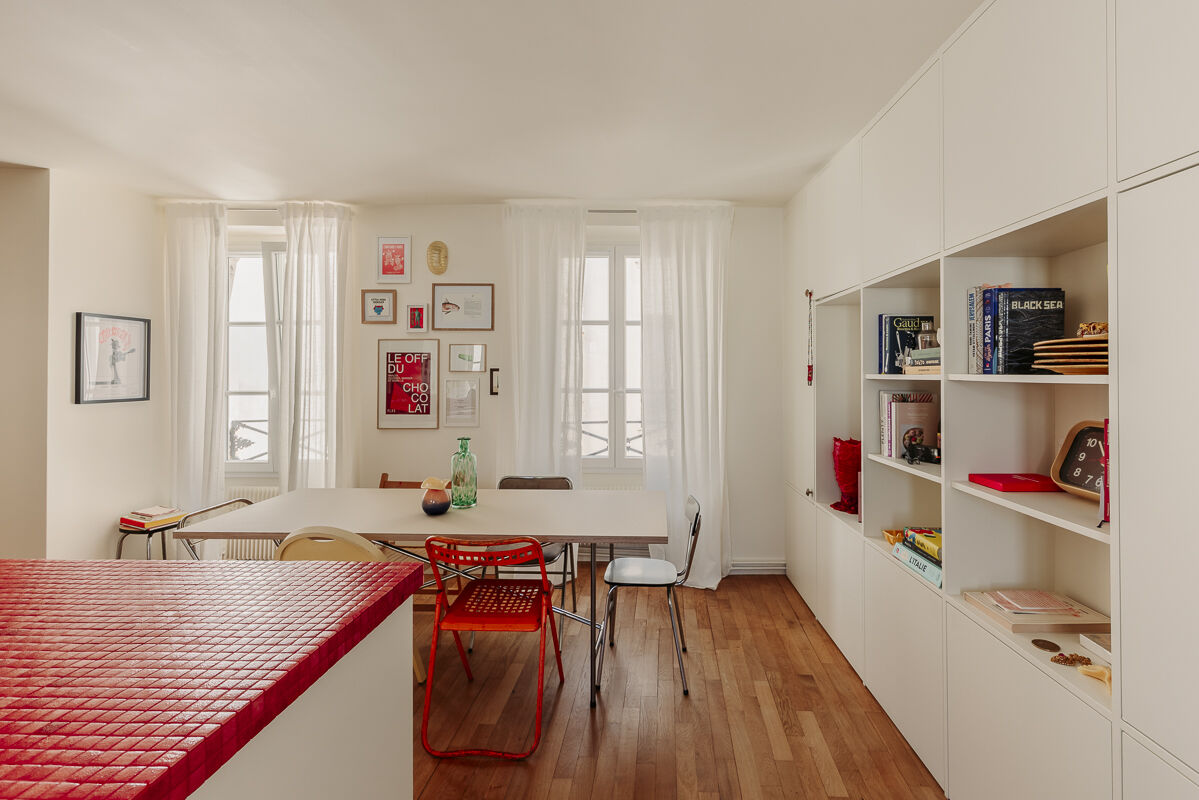 Kitchen with Hisbalit red Niebla mosaic