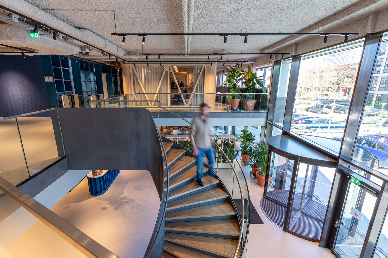Meeting room with QbiQ partitions