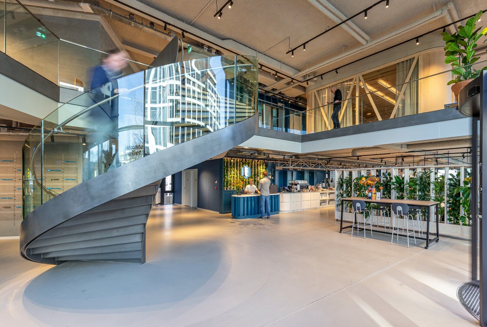 Meeting room with QbiQ partitions