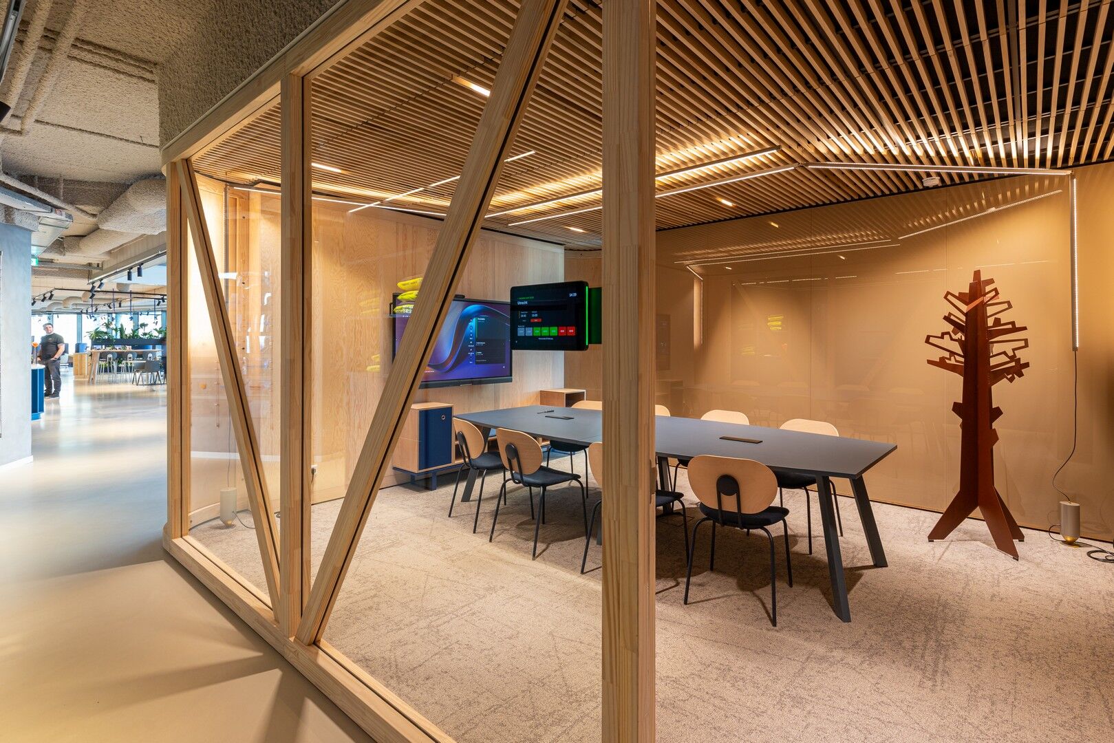 Meeting room with QbiQ partitions