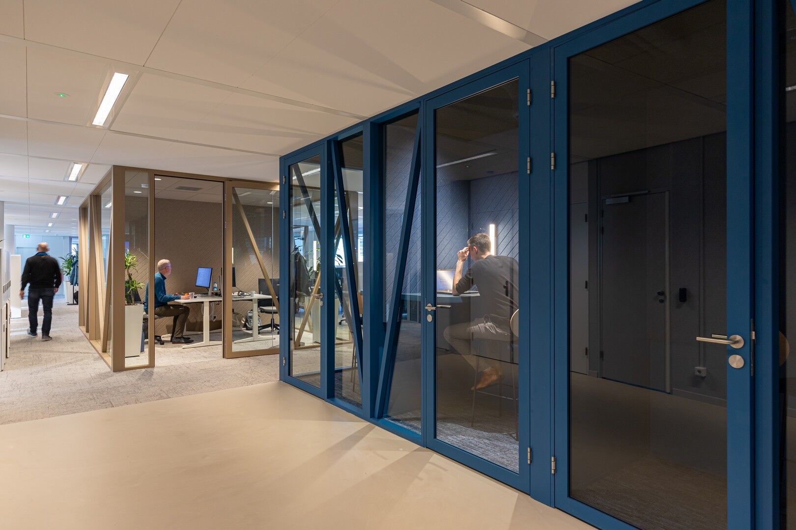 Meeting room with QbiQ partitions