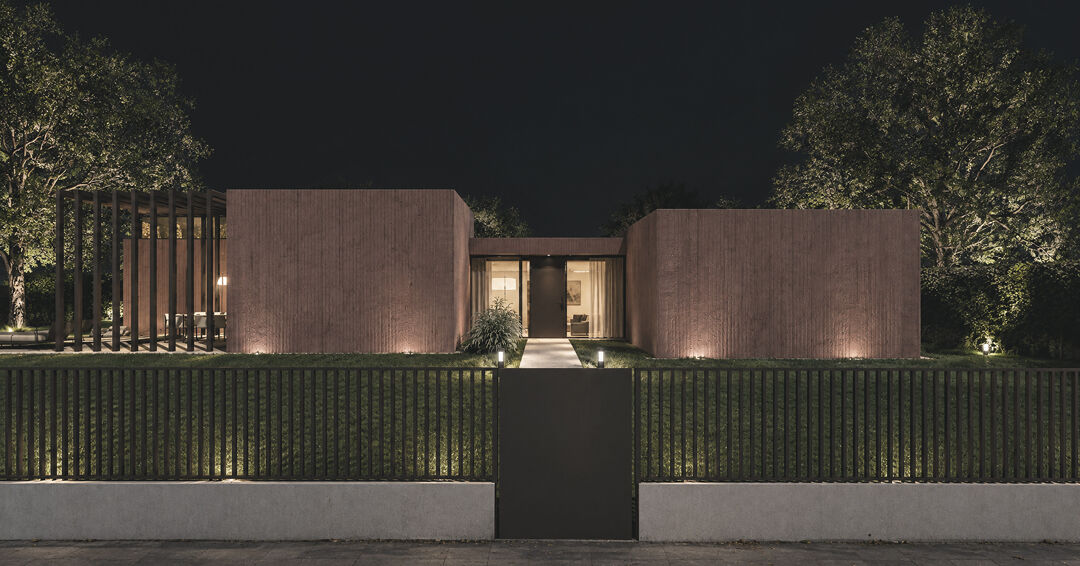 ENTRANCE BY NIGHT