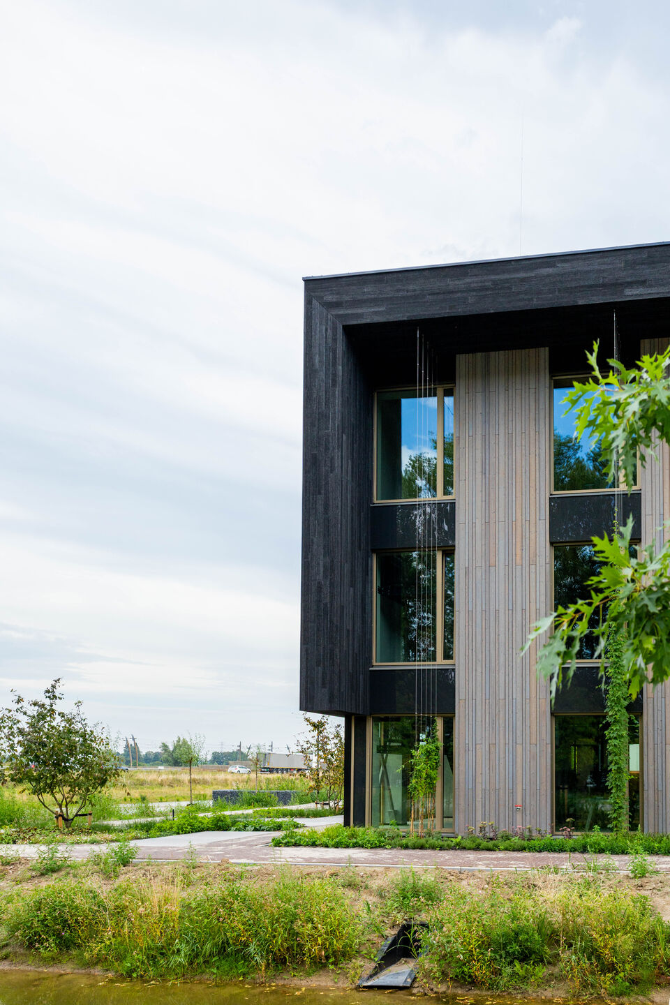 Circular office building GMB Dodewaard