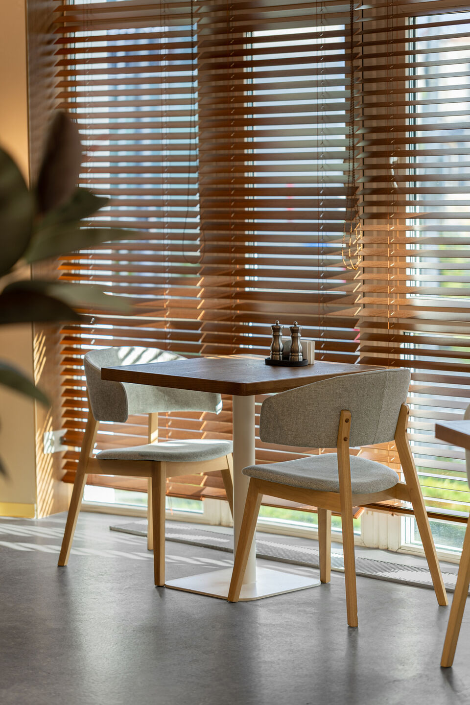 •	BULKA CAFÉ Interior Design: ALLARTSDESIGN / Designer: Artemy Saranin